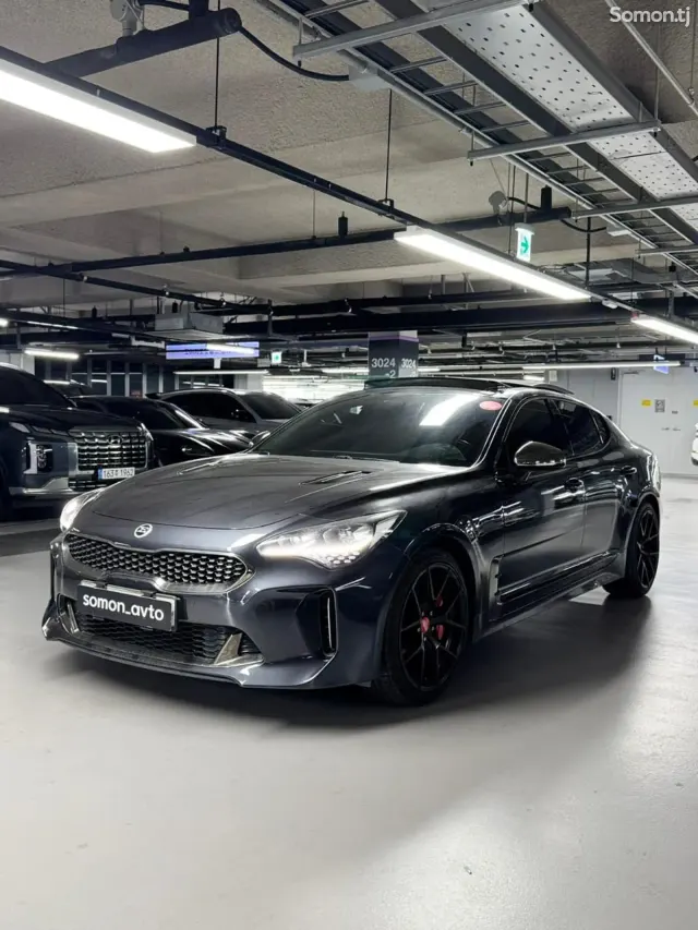 Kia Stinger 2018 · 2.0 AT