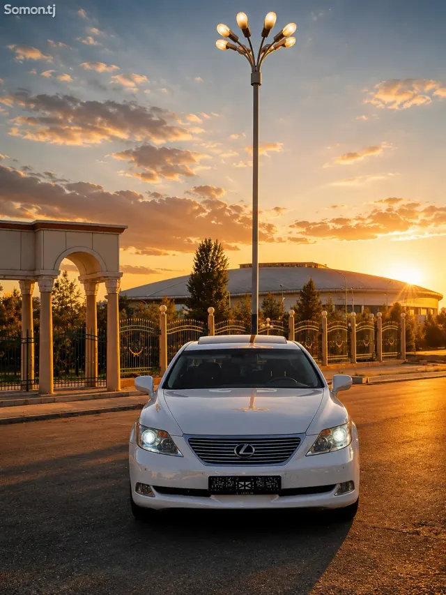 Lexus LS series 2010 · 4.6 AT