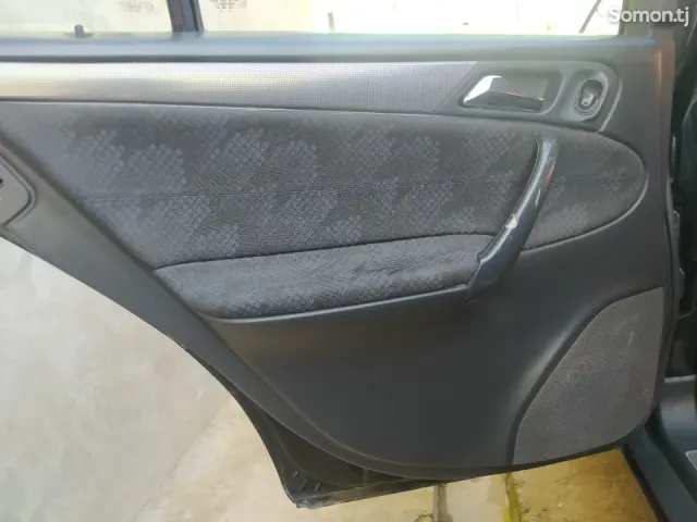 Mercedes-Benz C class 2000 · 2.3 MT