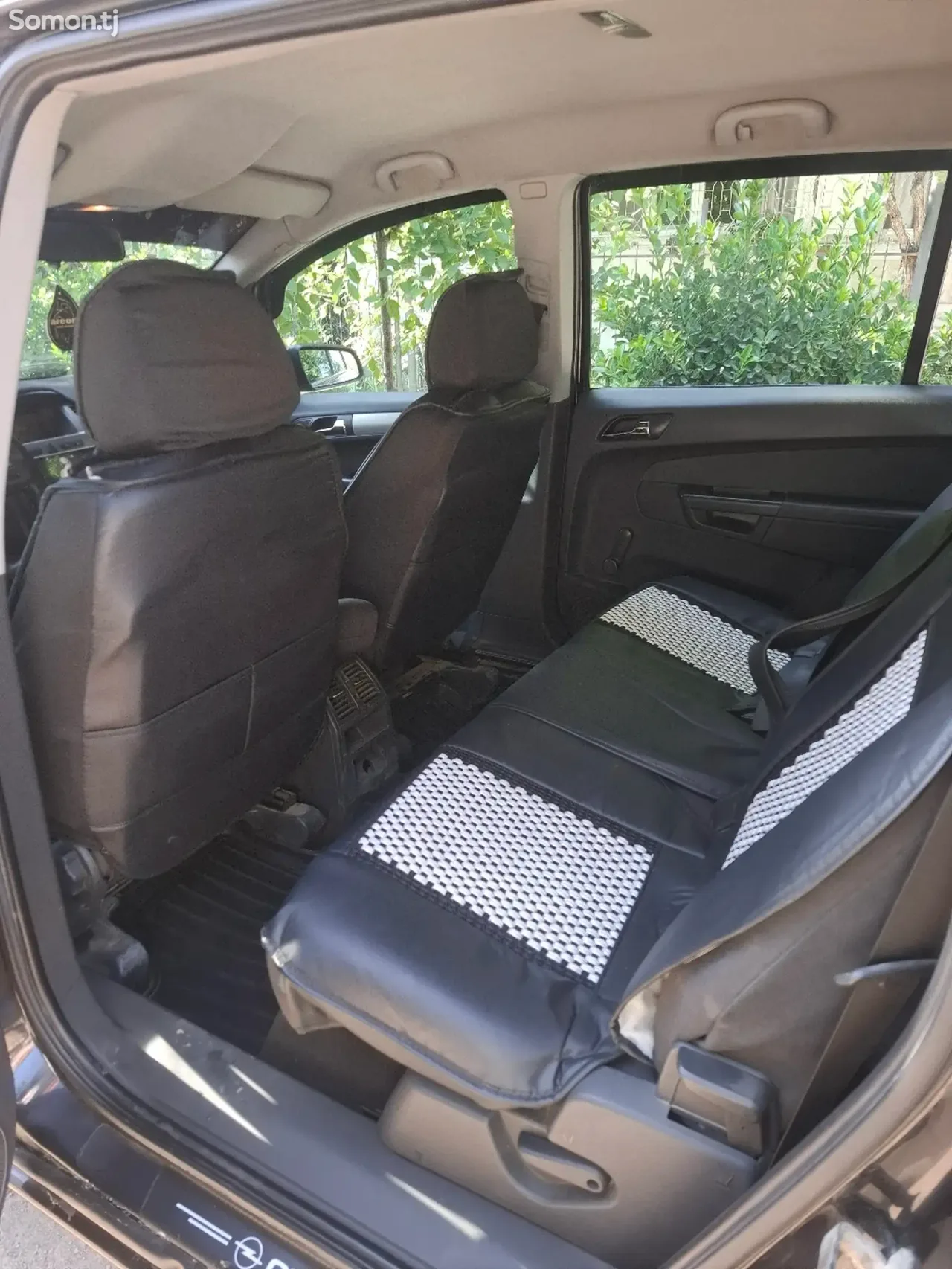 Opel Zafira 2006 · 1.9 MT