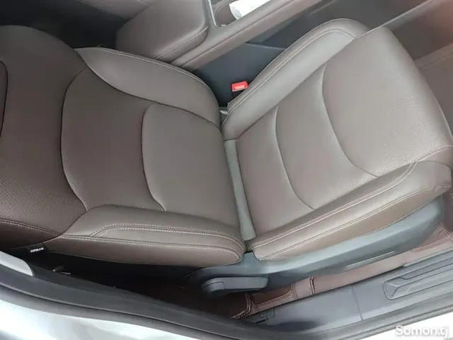 Wuling Starlight 2025 · AT