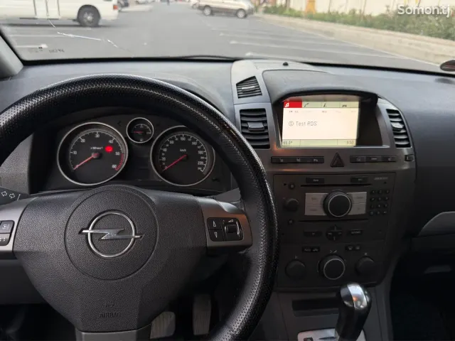 Opel Zafira 2006 · 1.9 AT