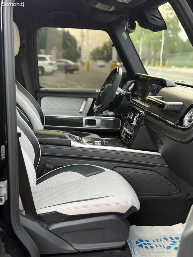 Mercedes-Benz G class 2022 · 6.3 AT