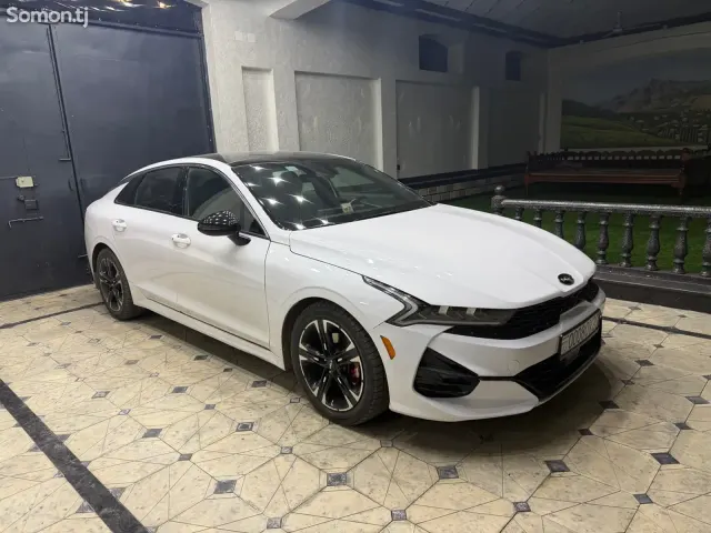 Kia K5 2021 · 1.6 AT