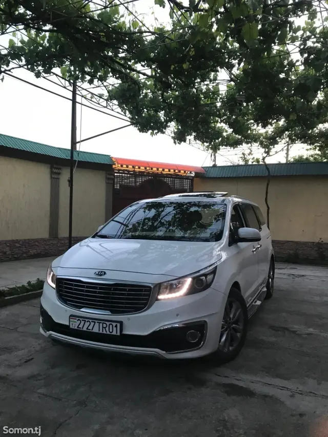 Kia Carnival 2016 · 2.2 AT