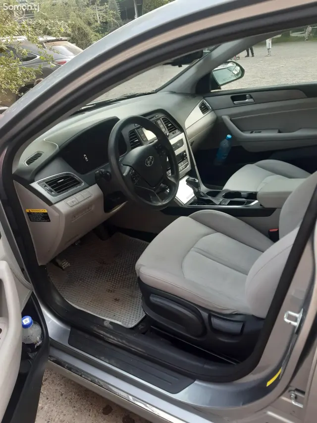 Hyundai Sonata 2015 · 2.0 AT