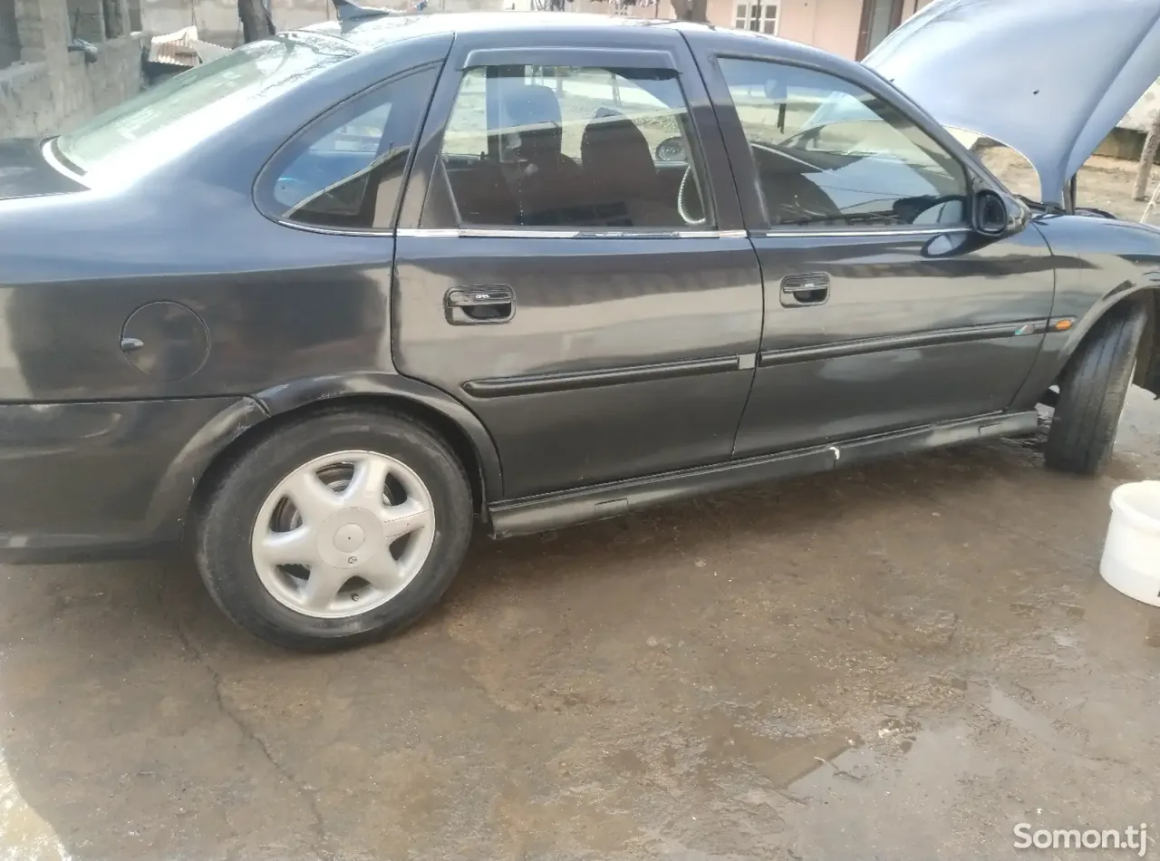 Opel Vectra B 1996 · 1.6 MT