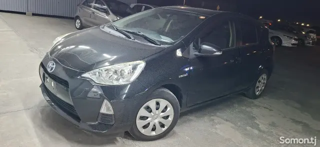 Toyota Aqua 2014 · 1.5 AT