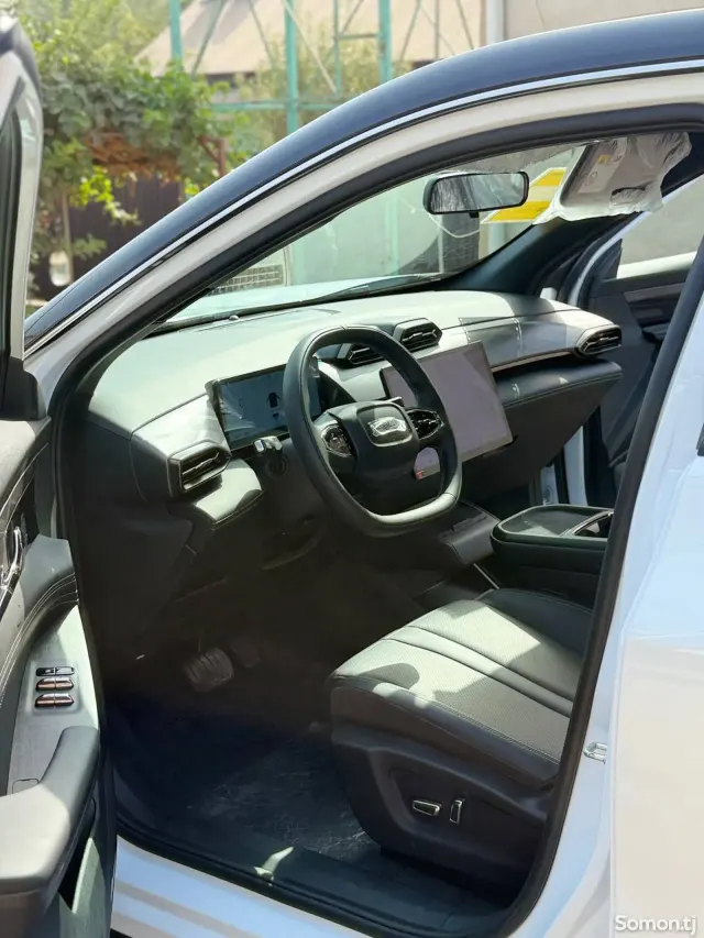 Dongfeng L7 2025 · AT