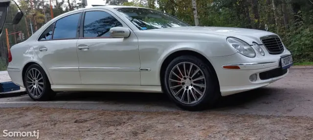 Mercedes-Benz E class 2004 · 2.4 AT