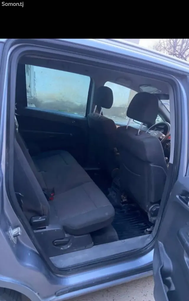 Opel Zafira 2009 · 1.6 MT