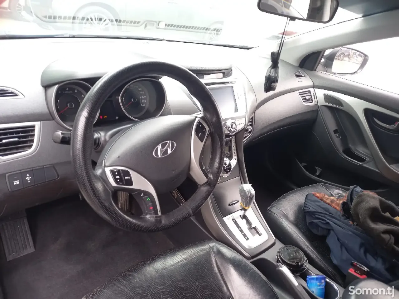 Hyundai Avante 2011 · 1.6 AT