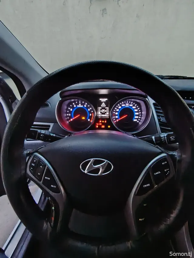 Hyundai Avante 2014 · 1.6 AT