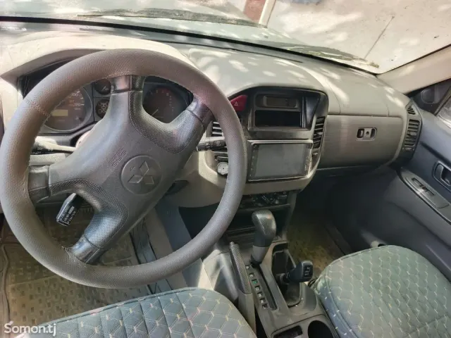 Mitsubishi Montero 2002 · 3.0 AT