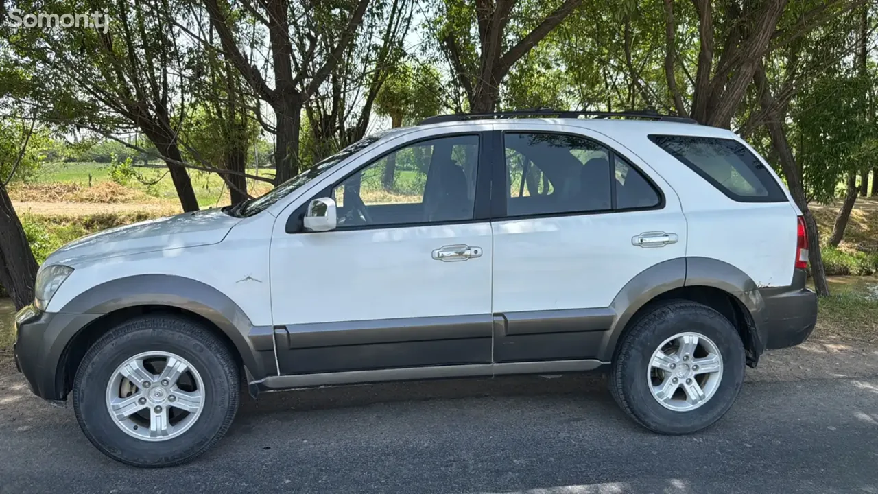 Kia Sorento 2006 · 2.4 MT