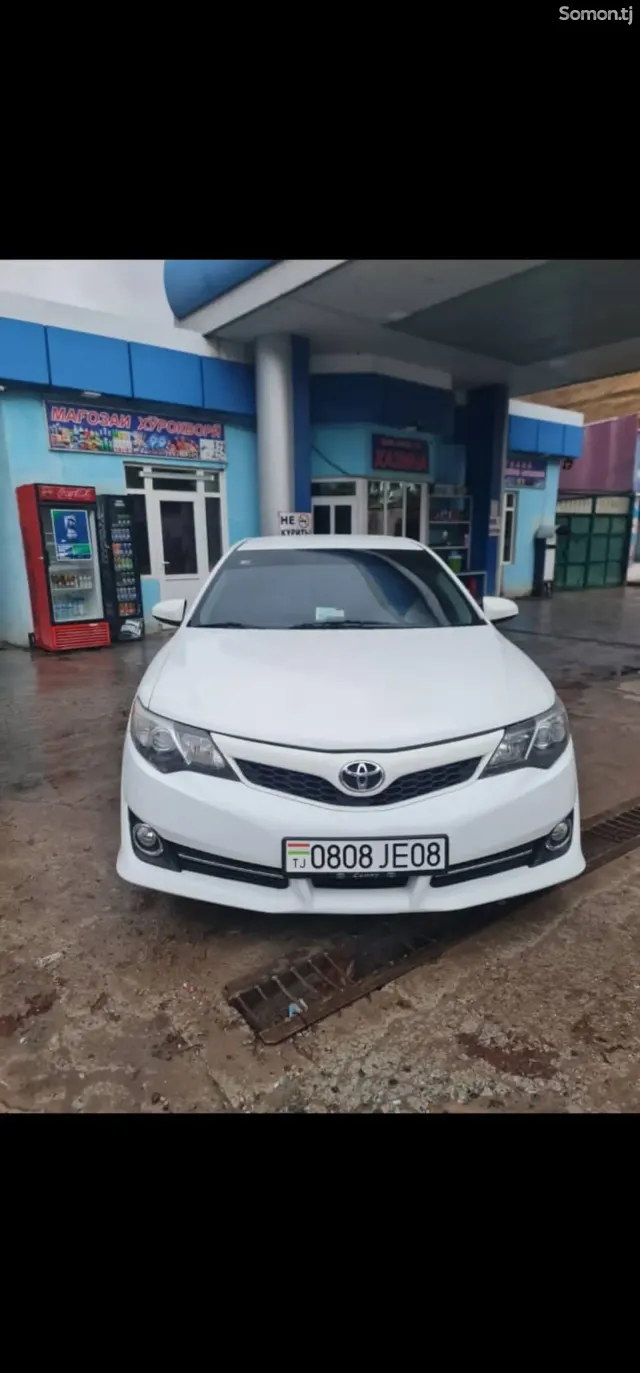 Toyota Camry 2013 · 2.5 AT