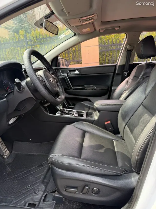 Kia K5 2017 · 1.6 AT