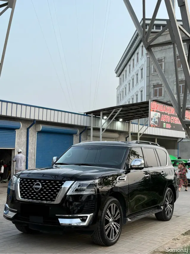 Nissan Patrol 2021 · 5.6 AT