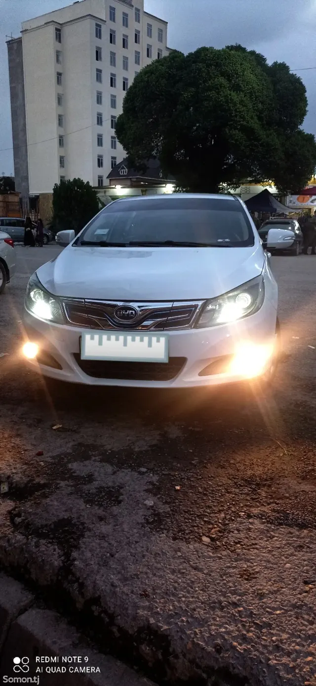 BYD E5 2018 · 2.4 AMT