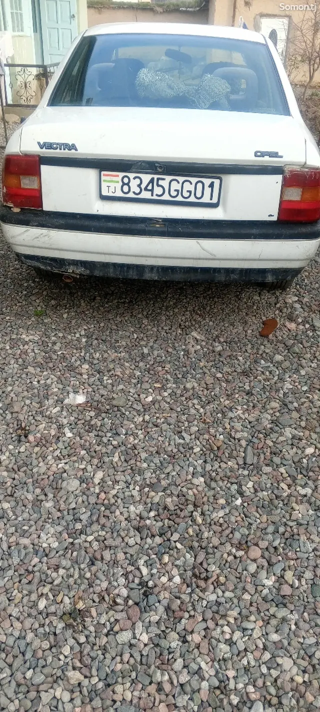 Opel Vectra A 1991 · 1.6 MT