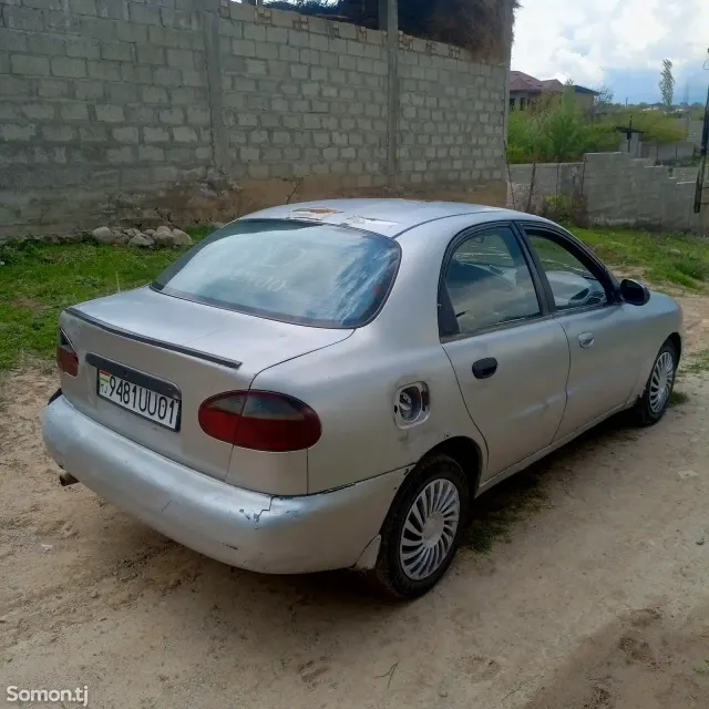 Daewoo Lanos 1997 · 1.6 MT