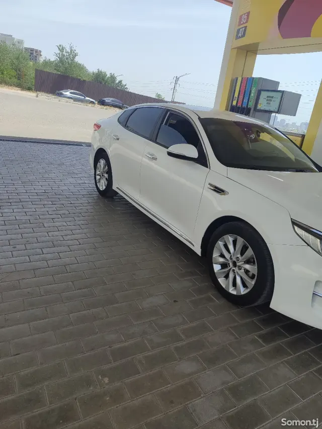 Kia K5 2016 · 2.0 AT