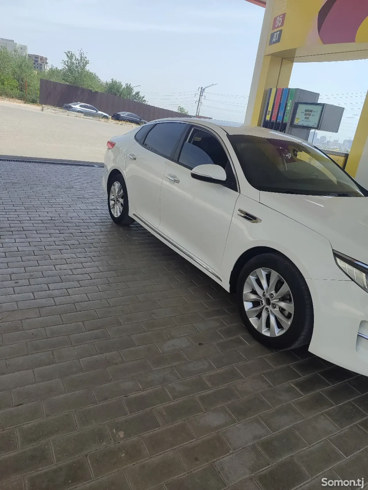 Kia K5 2016 · 2.0 AT