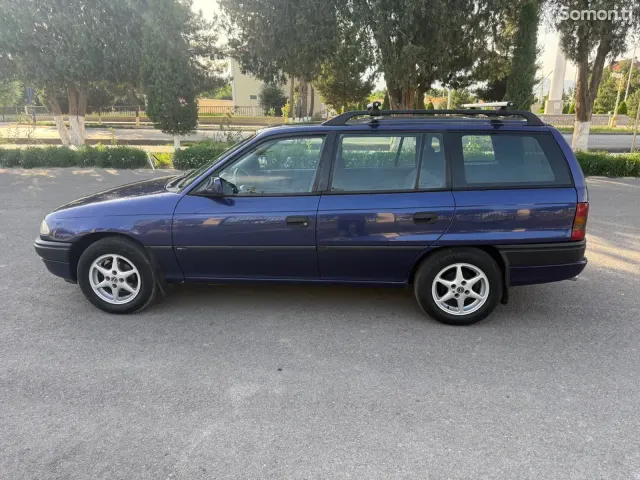 Opel Astra F 1996 · MT