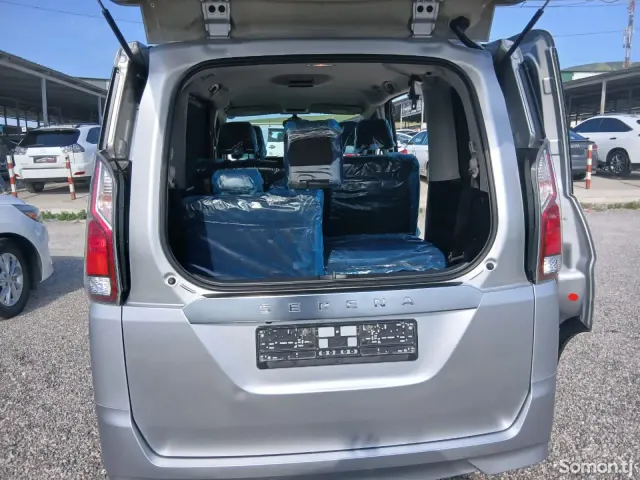 Nissan Serena 2017 · 2.0 AT