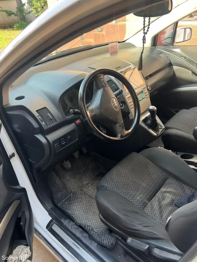 Toyota Verso 2007 · 2.2 MT