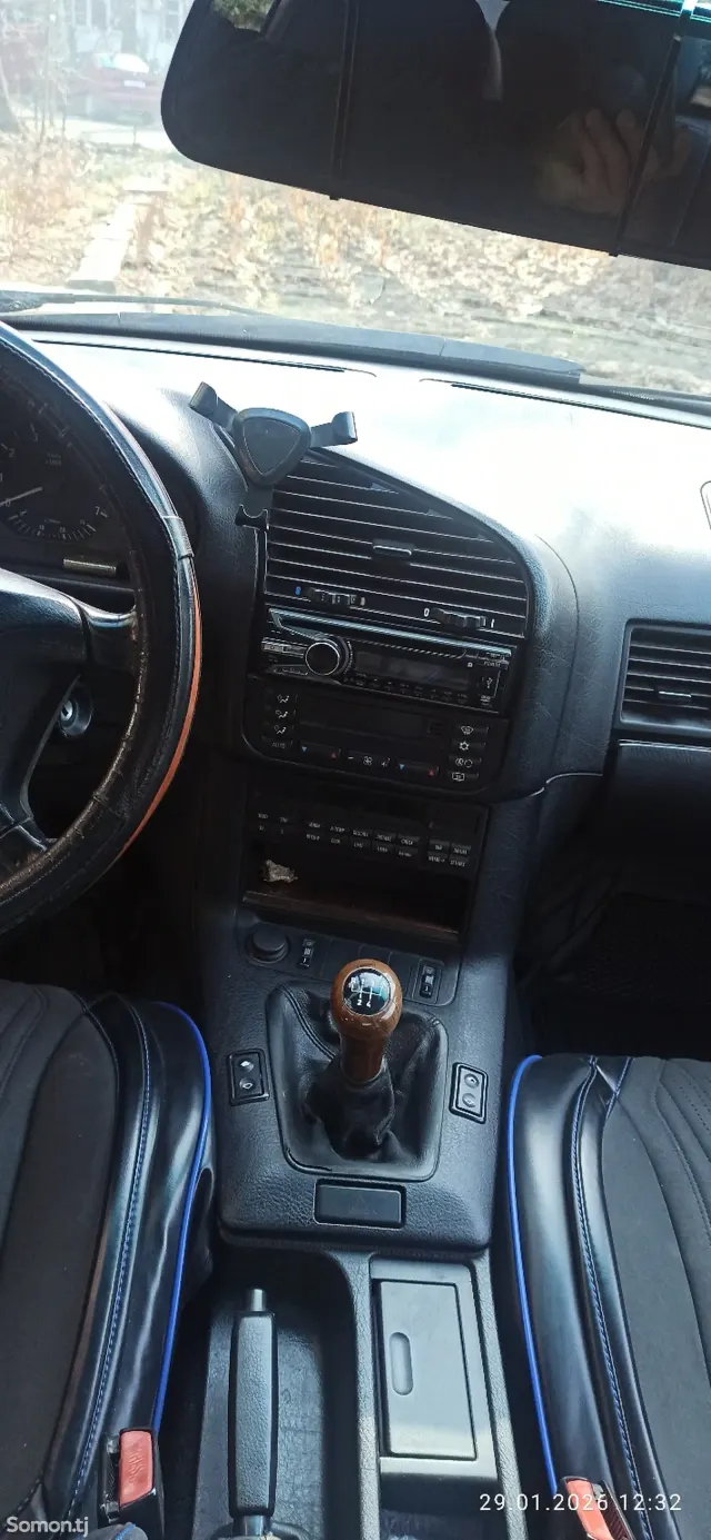 BMW 3 series 1997 · 1.6 MT