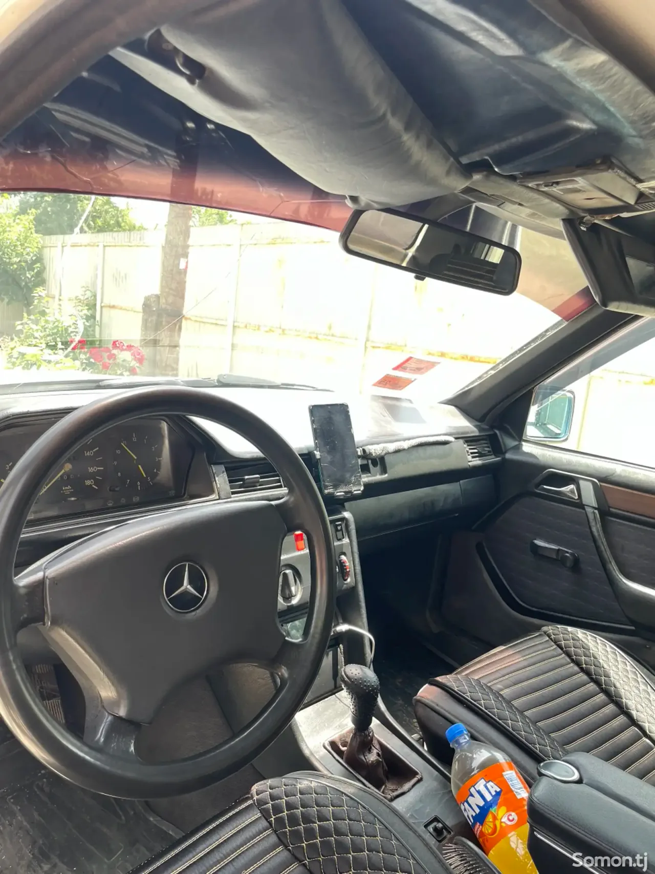 Mercedes-Benz W124 1991 · 2.0 MT