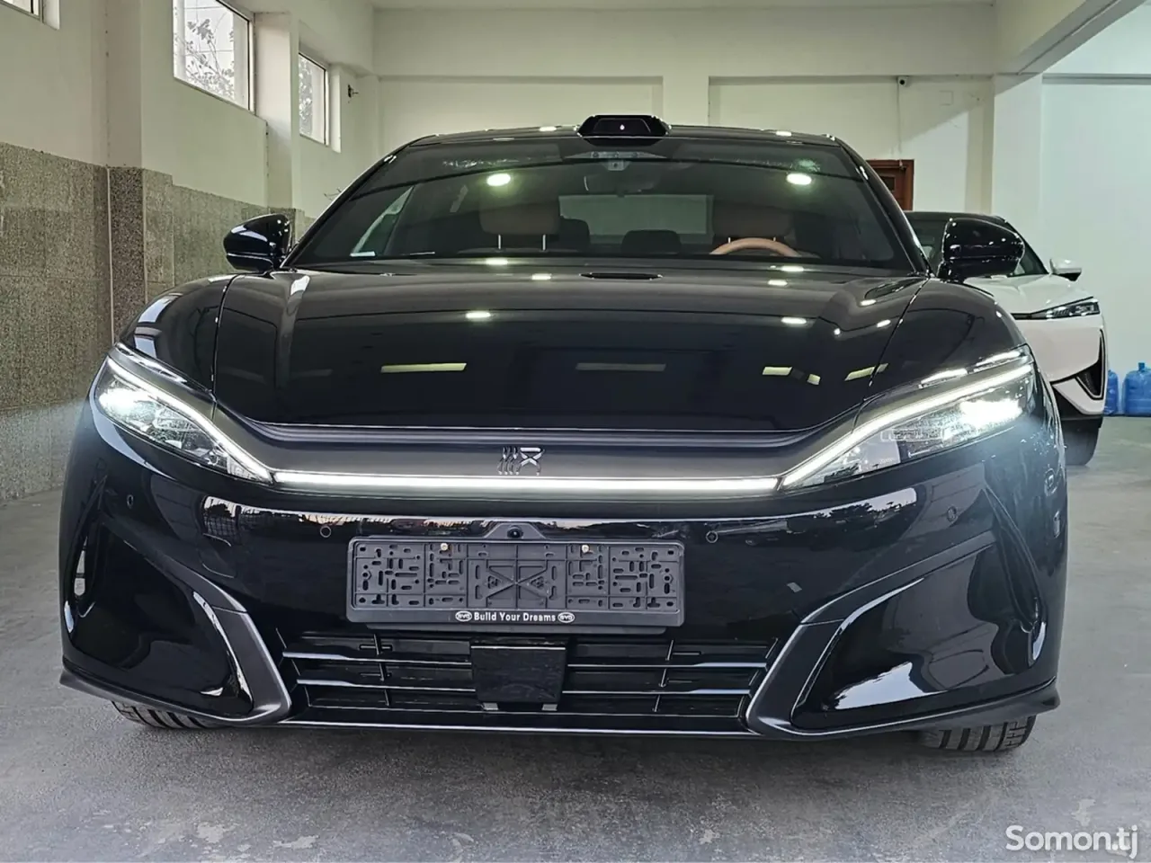 BYD Han EV 2025 · AT