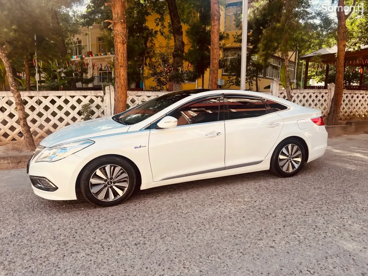 Hyundai Grandeur 2016 · 2.4 AT