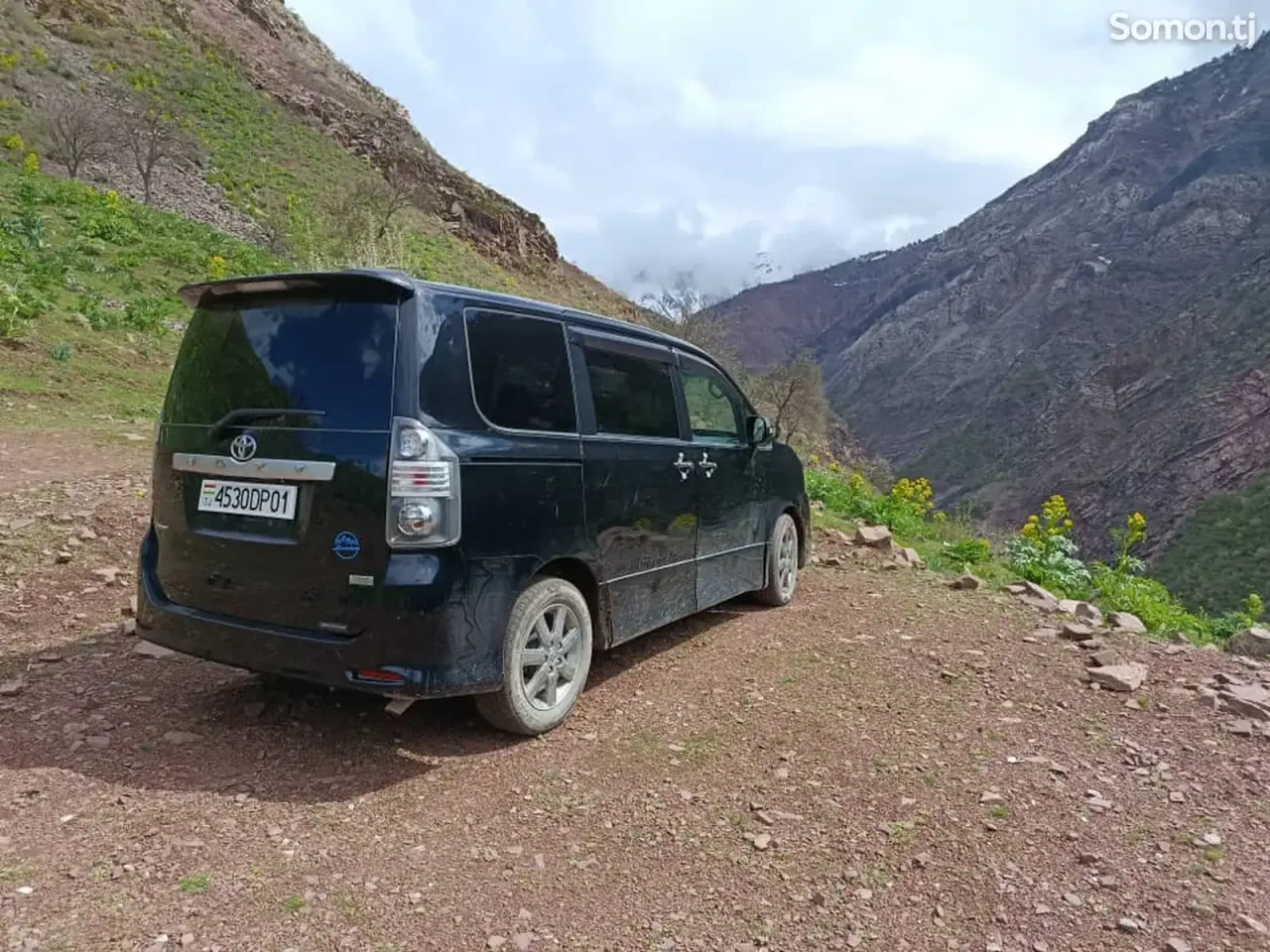 Toyota Voxy 2010 · 2.4 AT