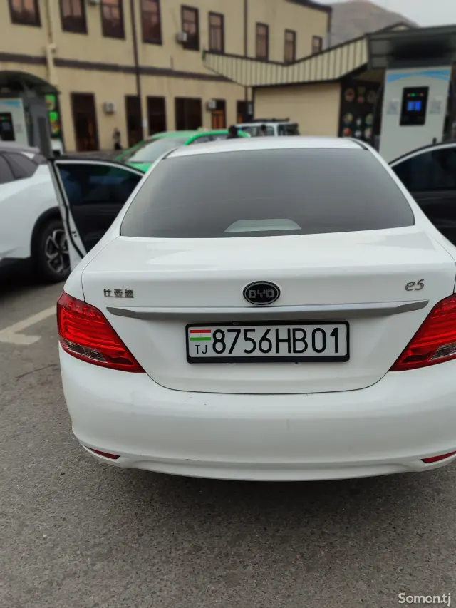 BYD E5 2019 · AT