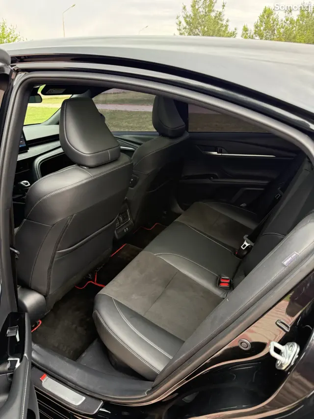 Toyota Camry 2025 · 2.0 AT