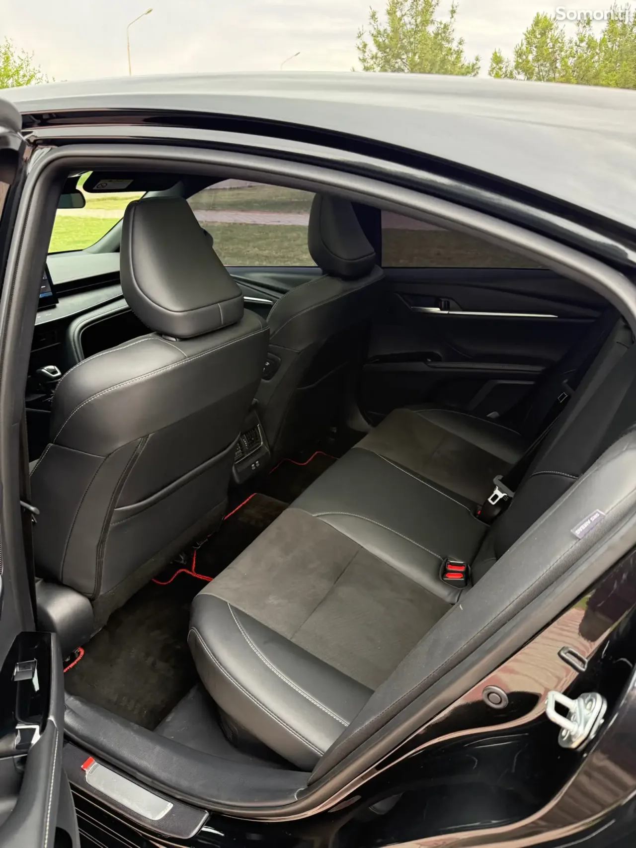 Toyota Camry 2025 · 2.0 AT