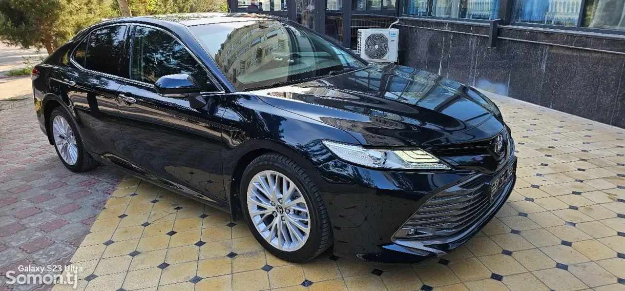 Toyota Camry 2019 · 2.5 AT