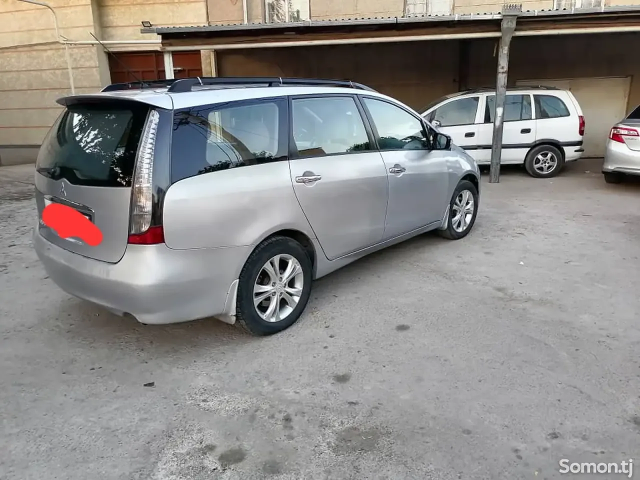 Mitsubishi Grandis 2007 · 2.4 AT