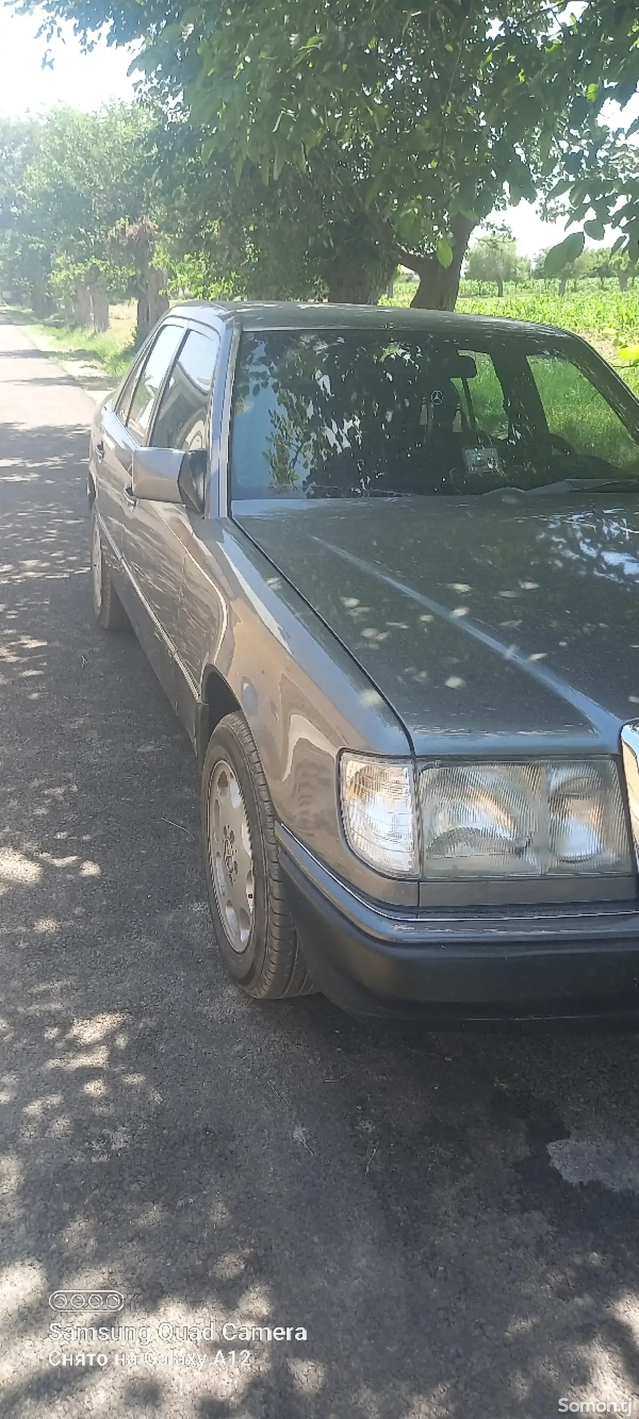 Mercedes-Benz E class 1990 · 2.5 MT