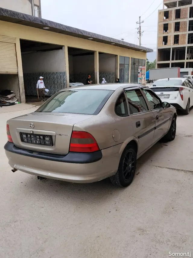 Opel Vectra B 1996 · 1.6 MT