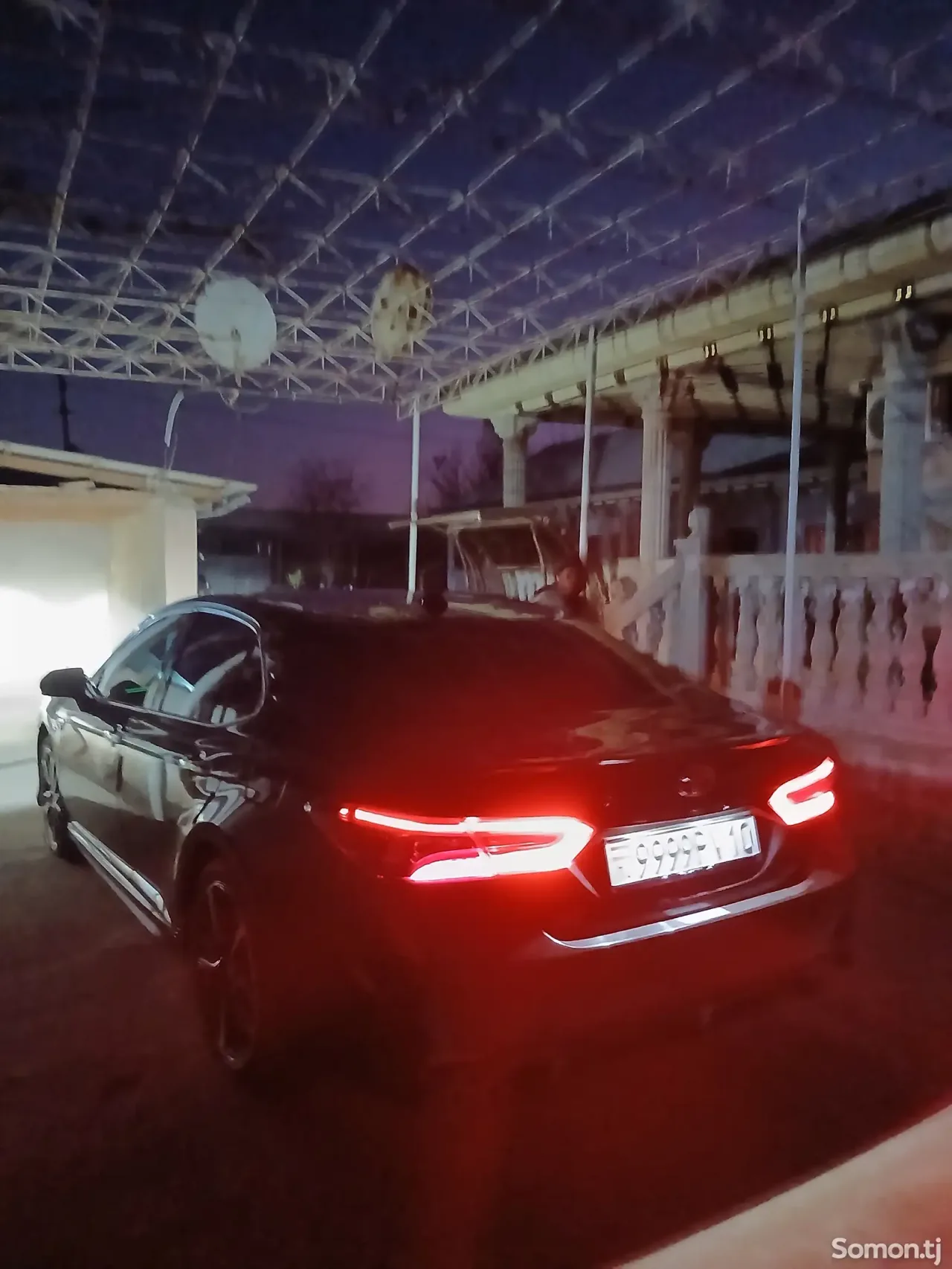 Toyota Camry 2018 · 2.5 AT