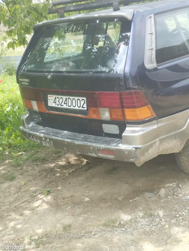Ssang Yong Musso 1992 · 2.0 MT