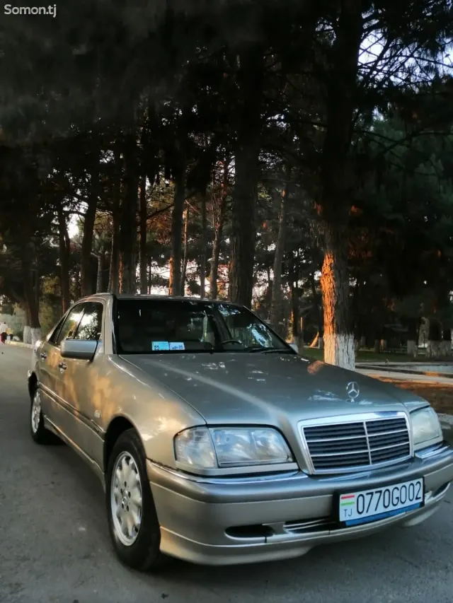 Mercedes-Benz C class 1999 · 2.4 AT