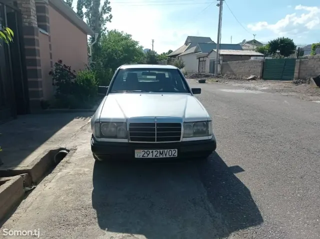 Mercedes-Benz W124 1987 · 2.5 MT