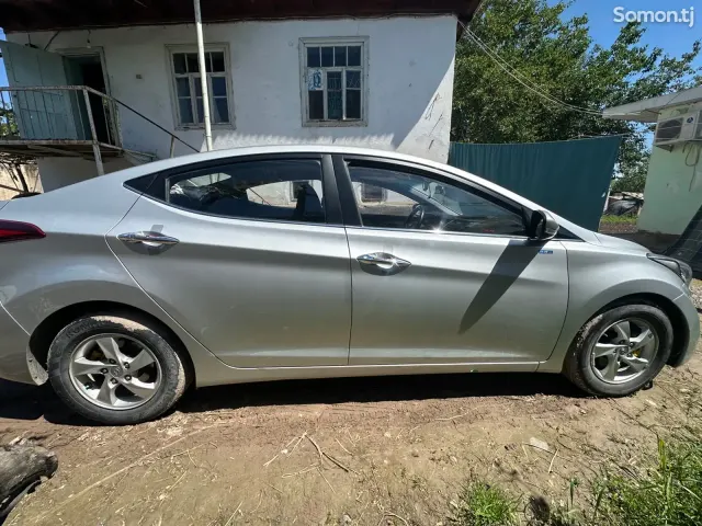 Hyundai Avante 2014 · 1.6 AT