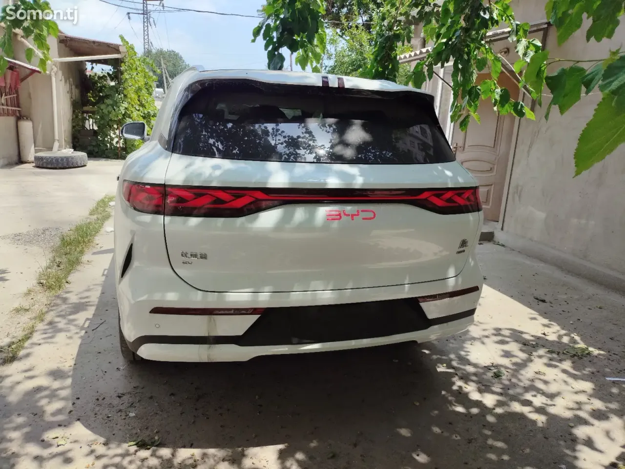 BYD Tang 2025 · AT