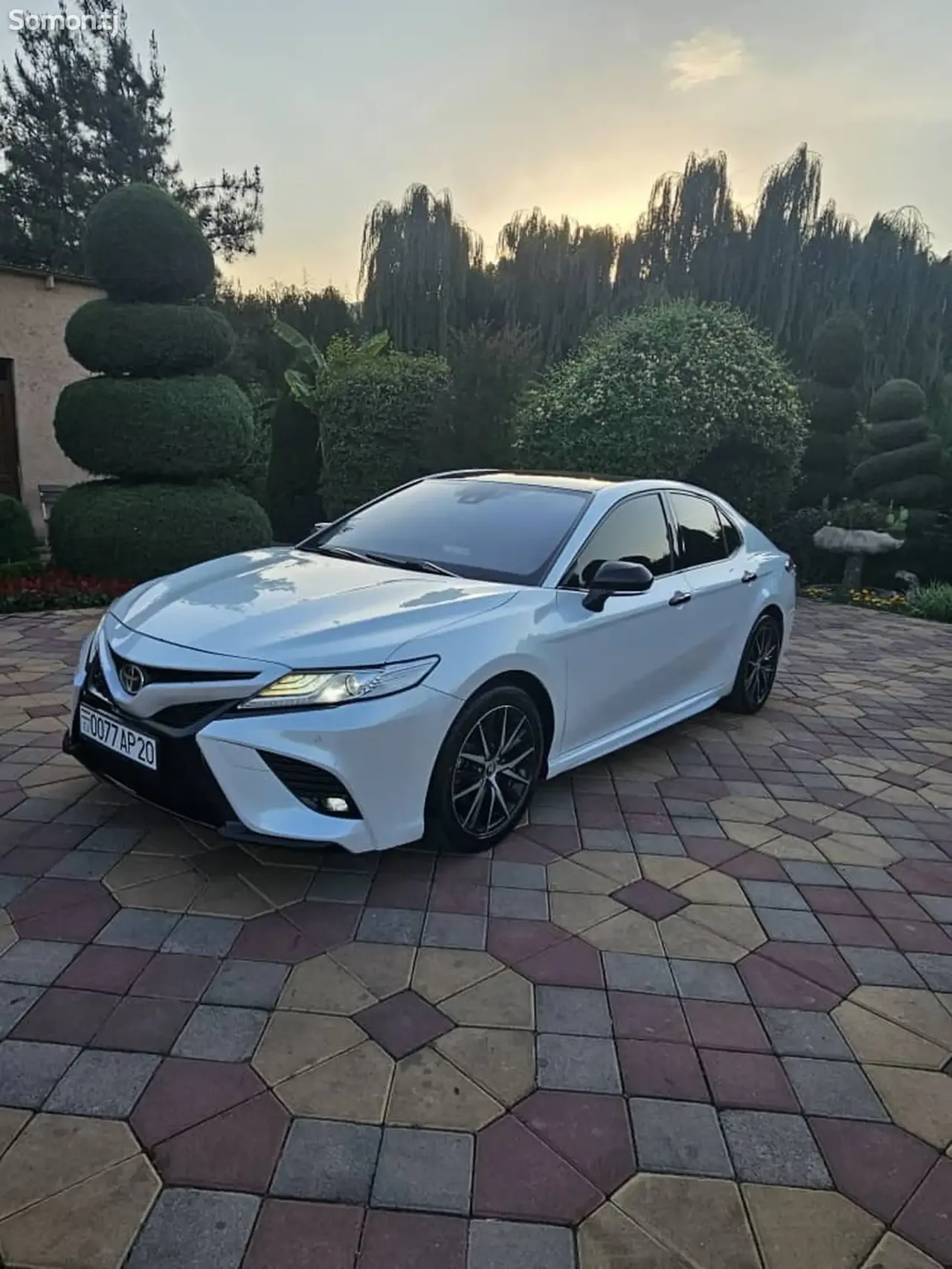 Toyota Camry 2019 · 2.5 AT
