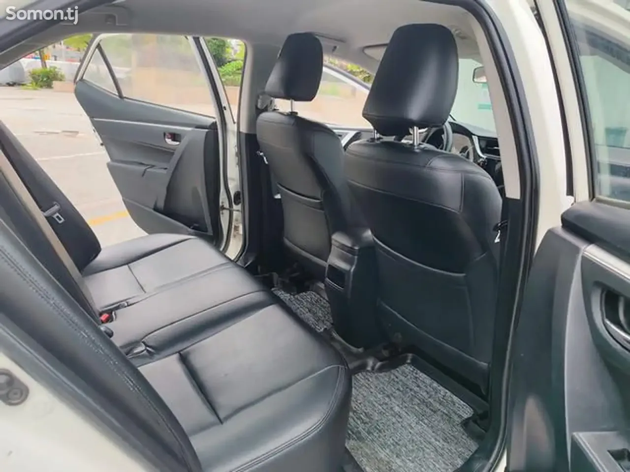 Toyota Corolla 2017 · 1.8 AT